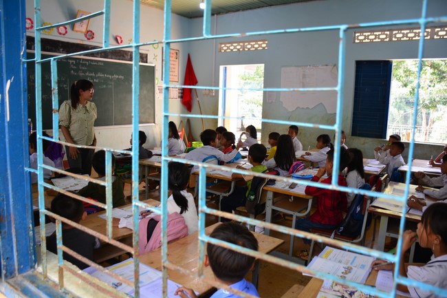 Charity program Mid-Autumn Festival for Kids in Dak Nong