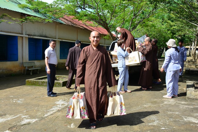 Charity program Mid-Autumn Festival for Kids in Dak Nong