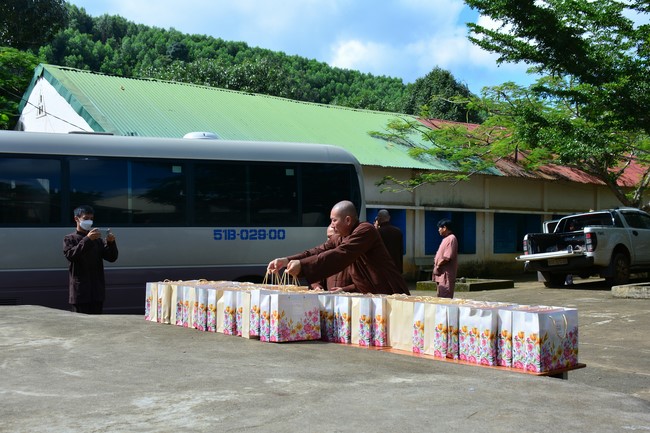 Charity program Mid-Autumn Festival for Kids in Dak Nong
