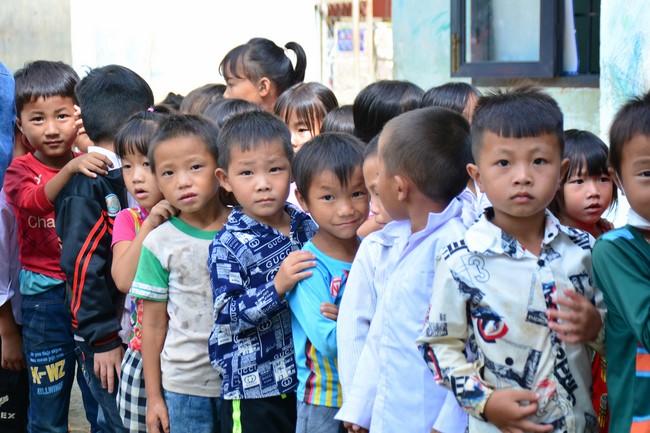 Charity program Mid-Autumn Festival for Kids in Dak Nong