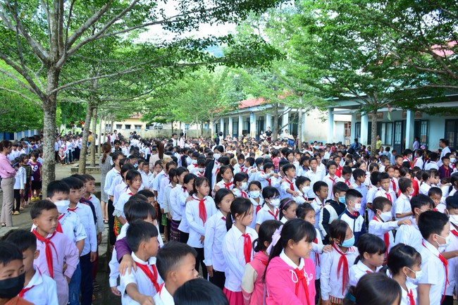 Charity program Mid-Autumn Festival for Kids in Dak Nong