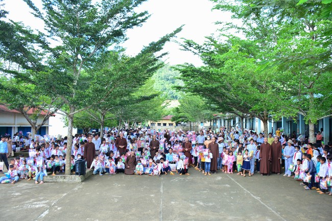Charity program Mid-Autumn Festival for Kids in Dak Nong