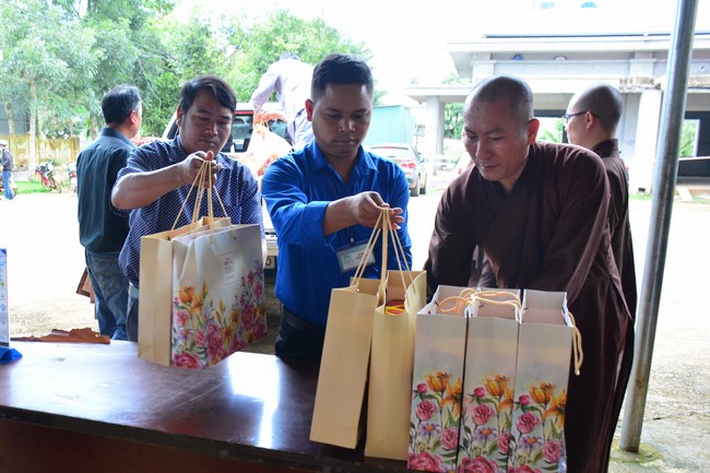 Charity program Mid-Autumn Festival for Kids in Dak Nong