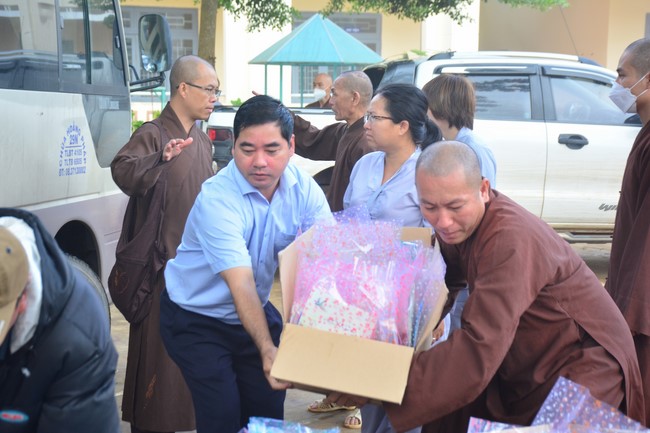 Charity program Mid-Autumn Festival for Kids in Dak Nong