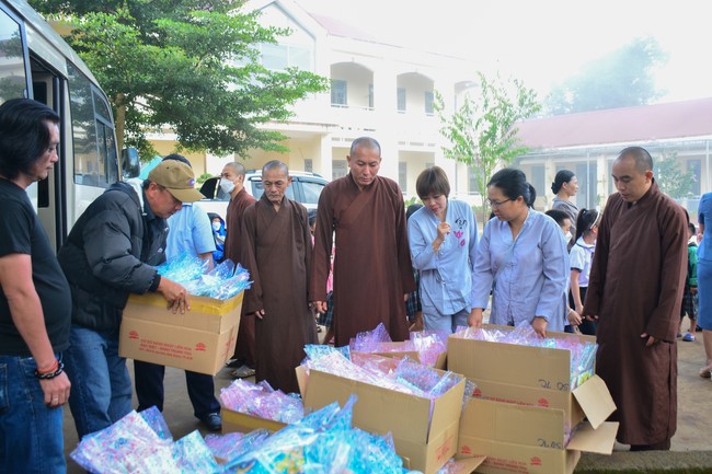 Charity program Mid-Autumn Festival for Kids in Dak Nong