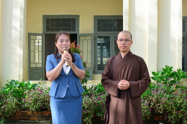 Charity program Mid-Autumn Festival for Kids in Dak Nong
