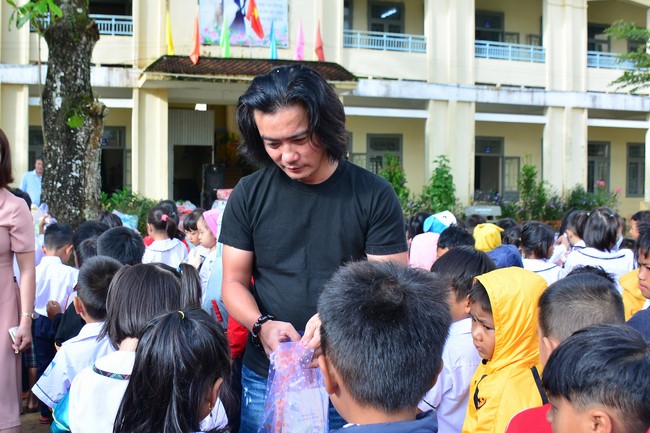 Charity program Mid-Autumn Festival for Kids in Dak Nong