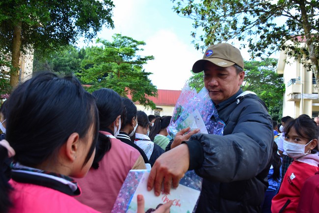 Charity program Mid-Autumn Festival for Kids in Dak Nong