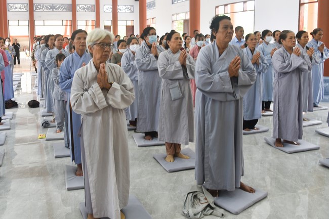 One-Day Peaceful Retreat at Dang Phap Pagoda