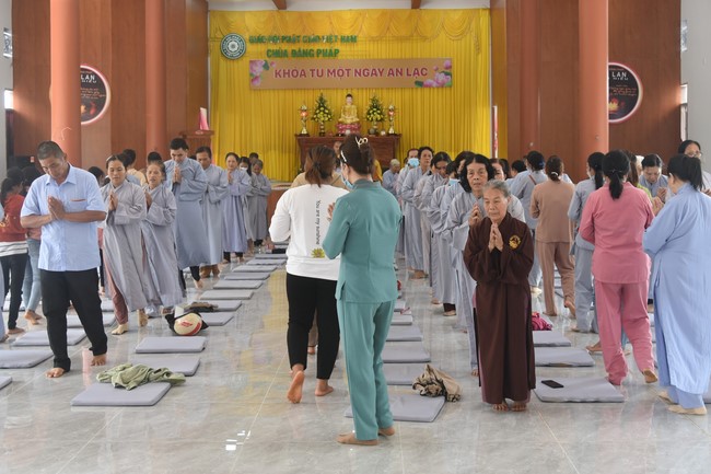 One-Day Peaceful Retreat at Dang Phap Pagoda