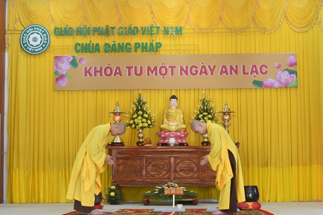 One-Day Peaceful Retreat at Dang Phap Pagoda