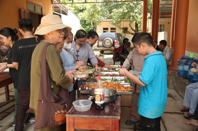 One- day Retreat at Giai Lam Pagoda - Ha Tinh