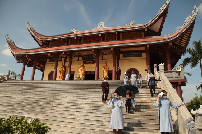 One- day Retreat at Giai Lam Pagoda - Ha Tinh