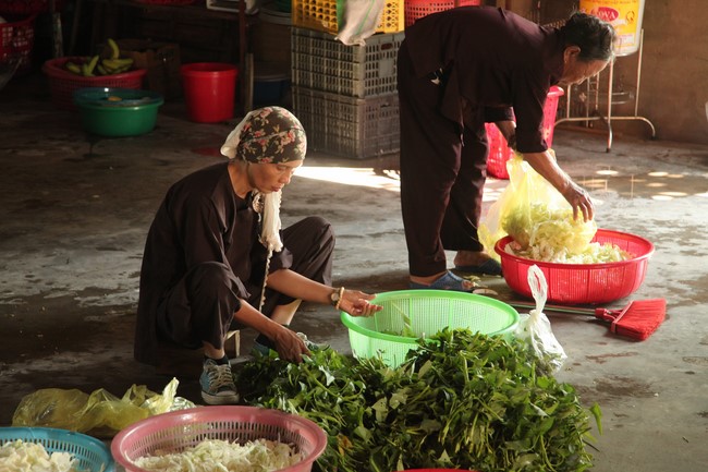 One- day Retreat at Giai Lam Pagoda - Ha Tinh