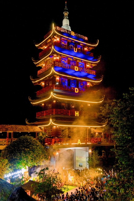 “Return to Buddha on Mid-Autumn Festival of Hoa Phuc Pagoda