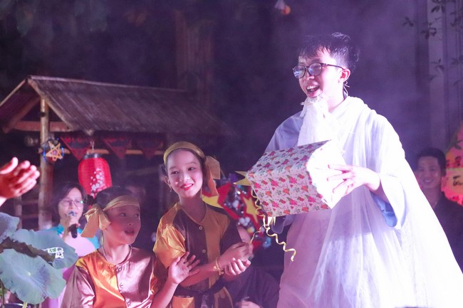 “Return to Buddha on Mid-Autumn Festival of Hoa Phuc Pagoda