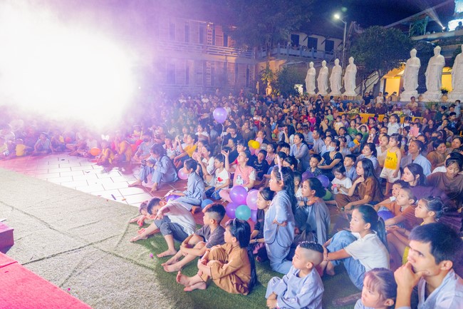 “Return to Buddha on Mid-Autumn Festival of Hoa Phuc Pagoda