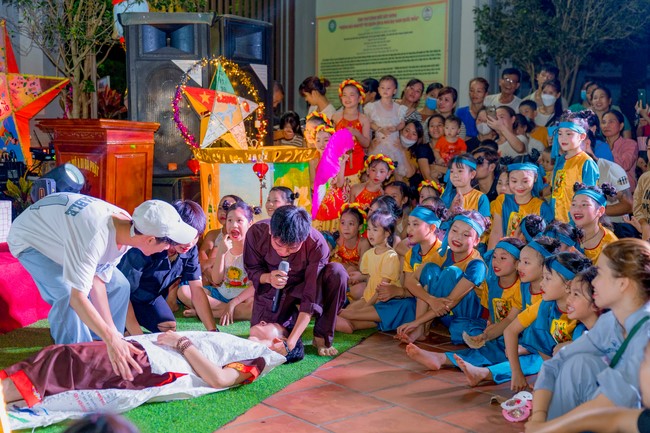 “Return to Buddha on Mid-Autumn Festival of Hoa Phuc Pagoda