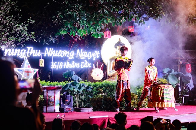 “Return to Buddha on Mid-Autumn Festival of Hoa Phuc Pagoda