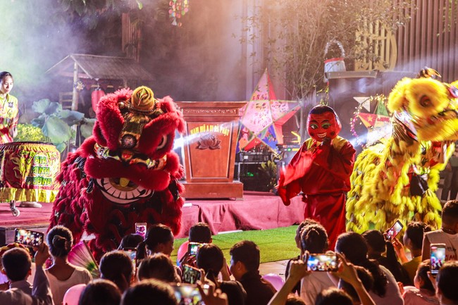 “Return to Buddha on Mid-Autumn Festival of Hoa Phuc Pagoda