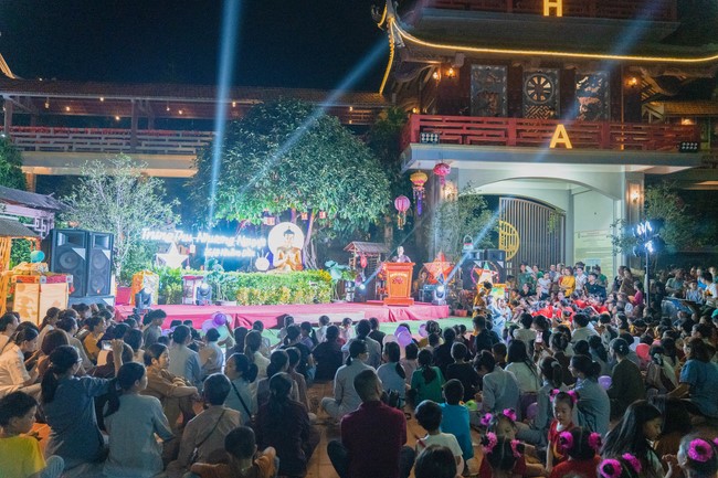 “Return to Buddha on Mid-Autumn Festival of Hoa Phuc Pagoda