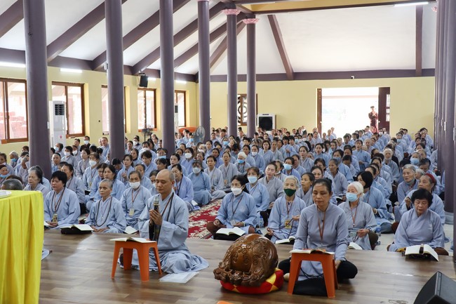One-Day together peaceful Retreat on lunar August at Hoa Phuc Pagoda