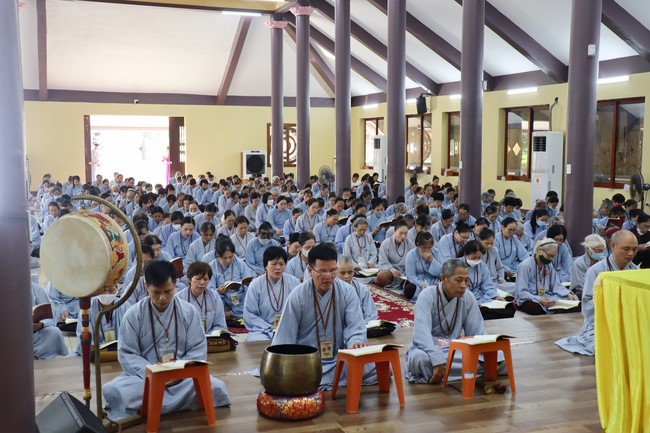 One-Day together peaceful Retreat on lunar August at Hoa Phuc Pagoda