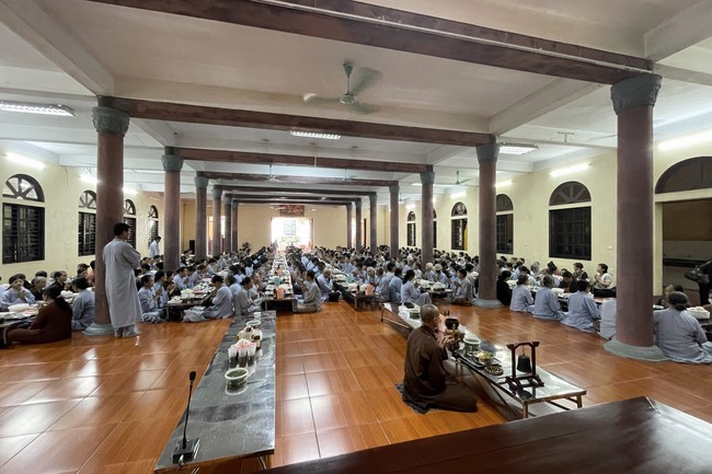 One-Day together peaceful Retreat on lunar August at Hoa Phuc Pagoda