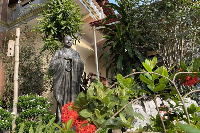 One-Day together peaceful Retreat on lunar August at Hoa Phuc Pagoda