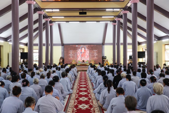 One-Day together peaceful Retreat on lunar August at Hoa Phuc Pagoda