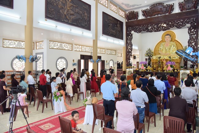 Wedding Ceremony at the pagoda