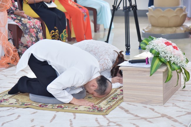 Wedding Ceremony at the pagoda