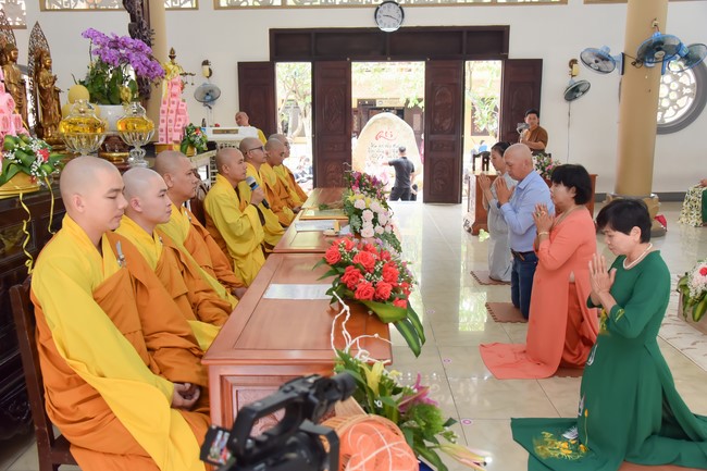 Wedding Ceremony at the pagoda