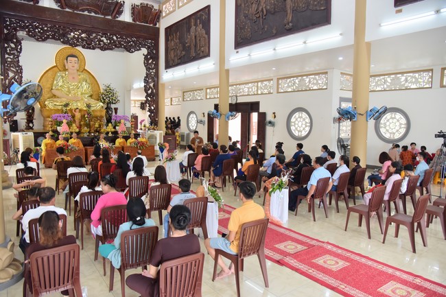 Wedding Ceremony at the pagoda