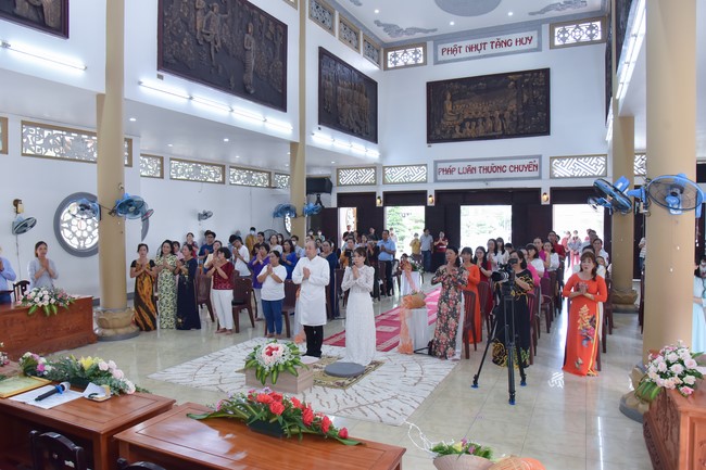 Wedding Ceremony at the pagoda