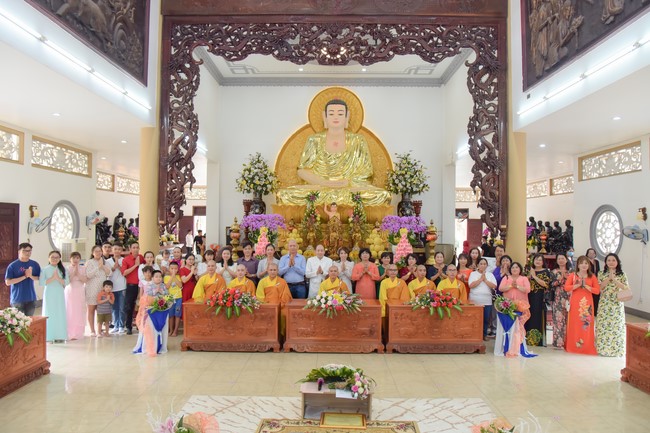 Wedding Ceremony at the pagoda