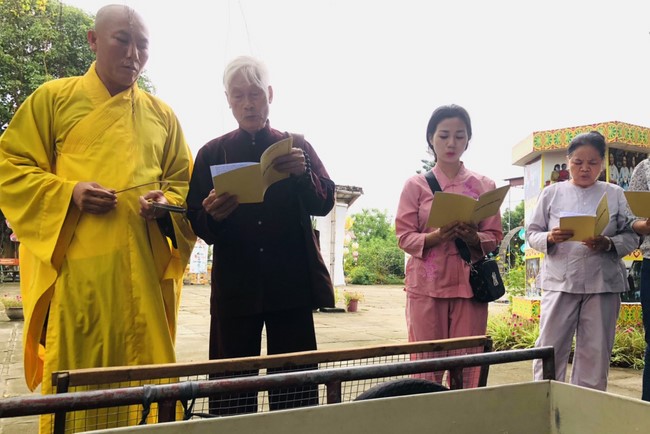 The charity program on Sep. at Dong Cao Pagoda