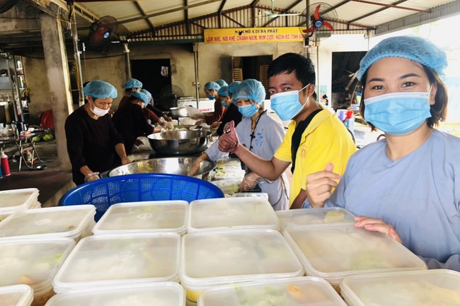 The charity program on Sep. at Dong Cao Pagoda