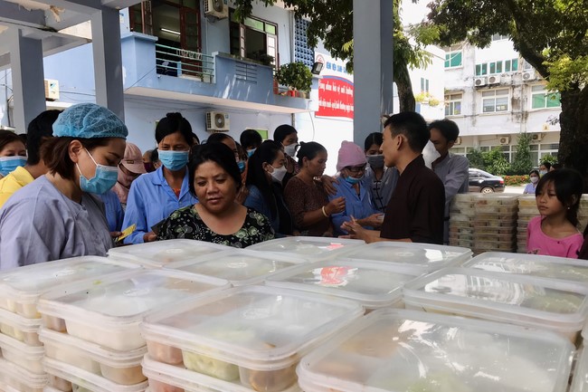 The charity program on Sep. at Dong Cao Pagoda