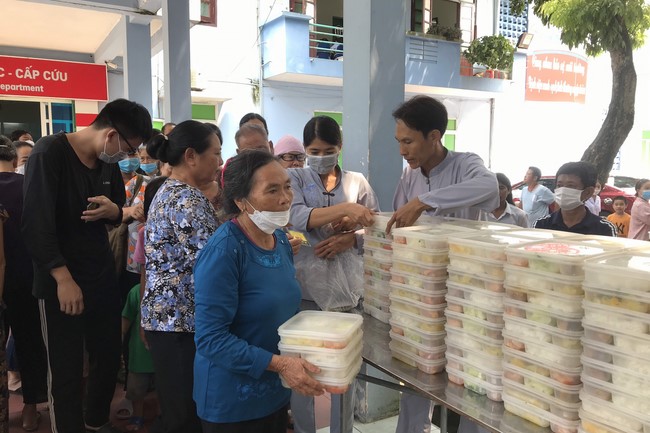 The charity program on Sep. at Dong Cao Pagoda
