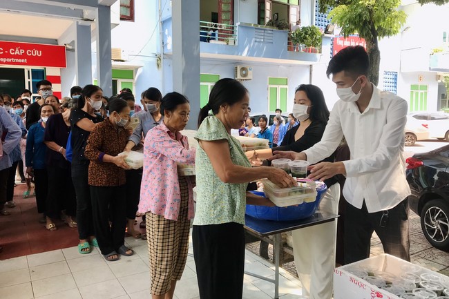 The charity program on Sep. at Dong Cao Pagoda