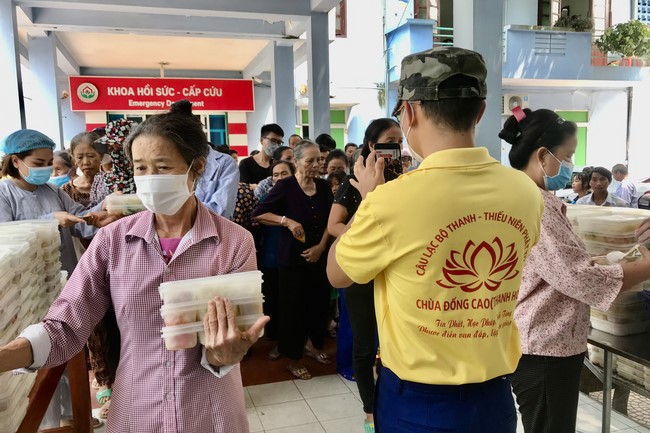 The charity program on Sep. at Dong Cao Pagoda