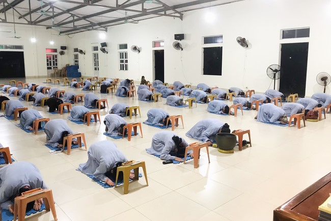 Repentant Ceremony at Dong Cao pagoda