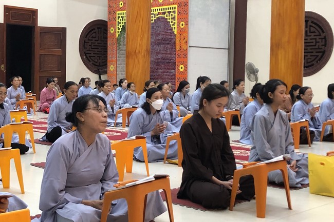 Repentance ceremony on August 30th, Year of the Tiger at Giai Lam Pagoda