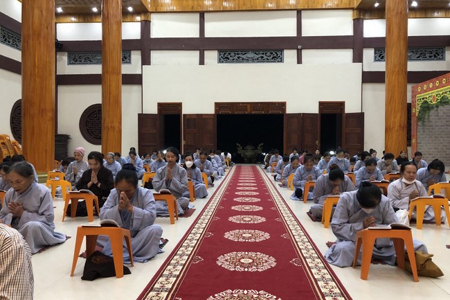 Repentance ceremony on August 30th, Year of the Tiger at Giai Lam Pagoda