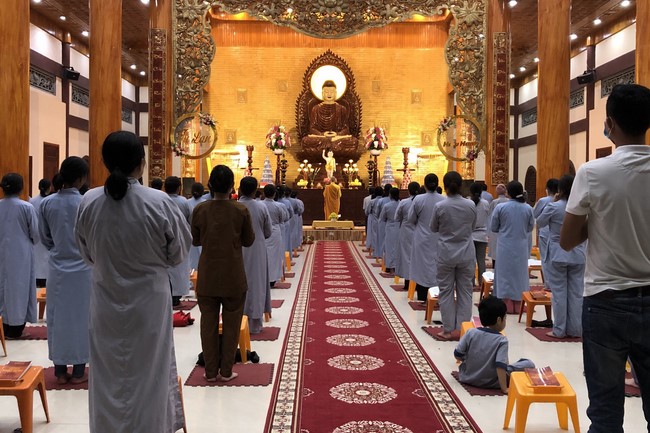 Repentance ceremony on August 30th, Year of the Tiger at Giai Lam Pagoda