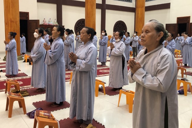 Repentance ceremony on August 30th, Year of the Tiger at Giai Lam Pagoda