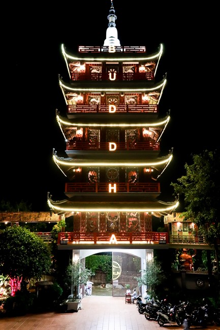 The six-sense together repentant Ceremony on Aug. 30th, Year of the Tiger at Hoa Phuc Pagoda