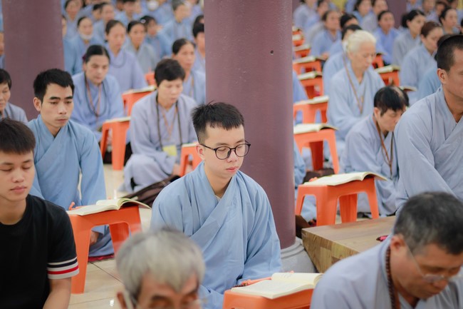 The six-sense together repentant Ceremony on Aug. 30th, Year of the Tiger at Hoa Phuc Pagoda