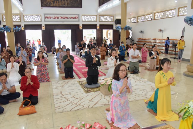 Wedding Ceremony at the pagoda